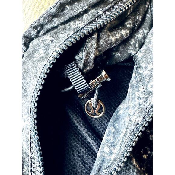 Lululemon Navy Full Zip Concealed Hood Lightweight Jacket Women's Size 6 - Picture 9 of 11